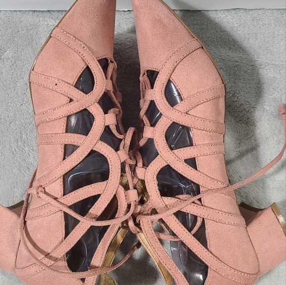 DESIGN LAB - Picture 4 of 9